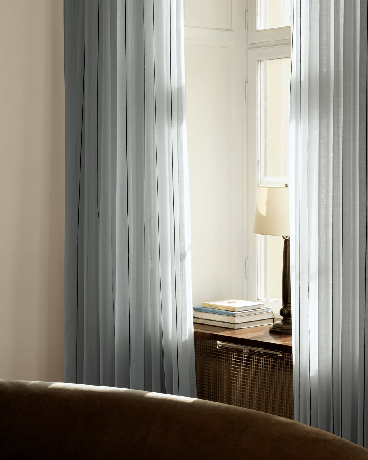 Nordic Knots, Seide,Wolle Vorhänge, The Sheer Stripe – Pale Blue/Black